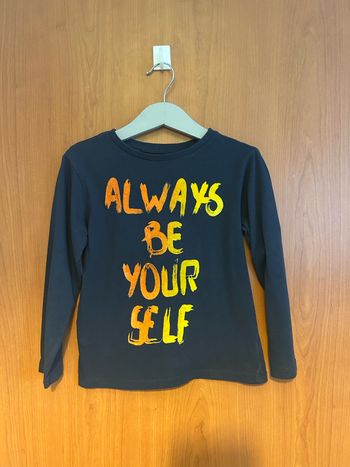 Tee shirt taille 4/5 ans