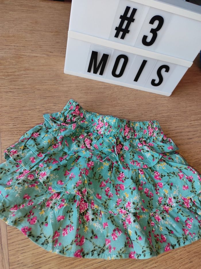 Jupe fleurie - photo numéro 2