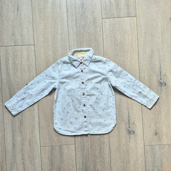 Très jolie chemise blanche bleu ciel et fil argenté. Fille 5 ans. Marque Lili Marelle