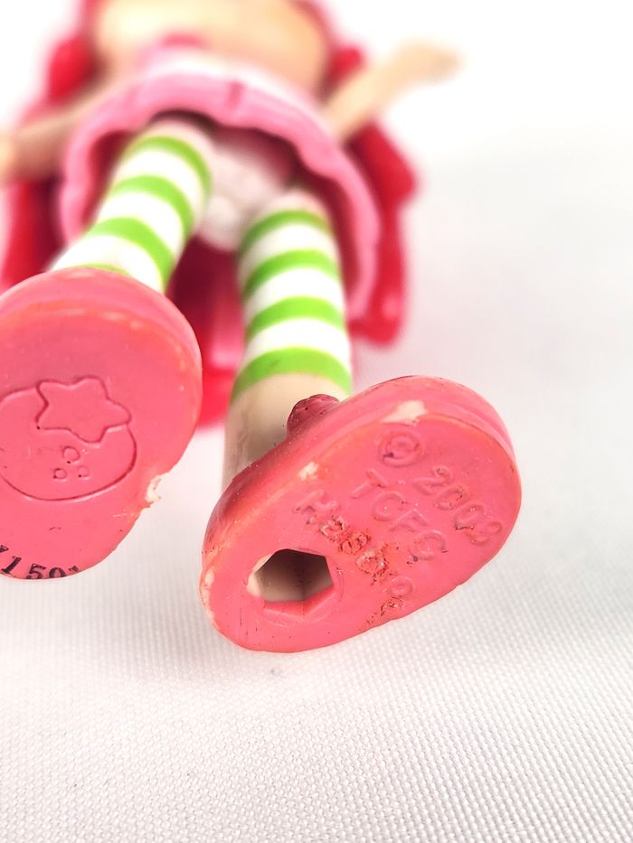 Figurine Charlotte aux Fraises (Strawberry Shortcake) - Hasbro 2008 - photo numéro 6