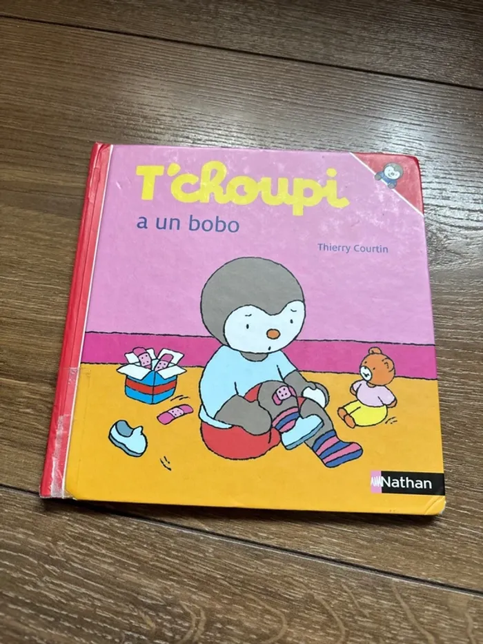 Livre T’choupi a un bobo