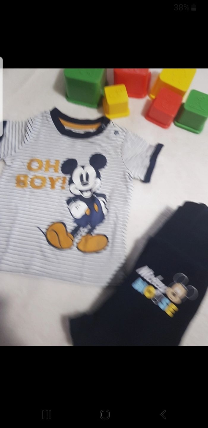 Ensemble bébé taille 12 mois