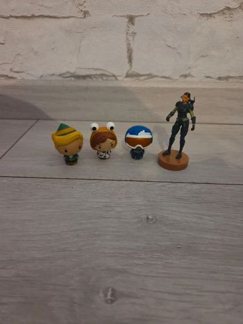 Lot figurines fortnite