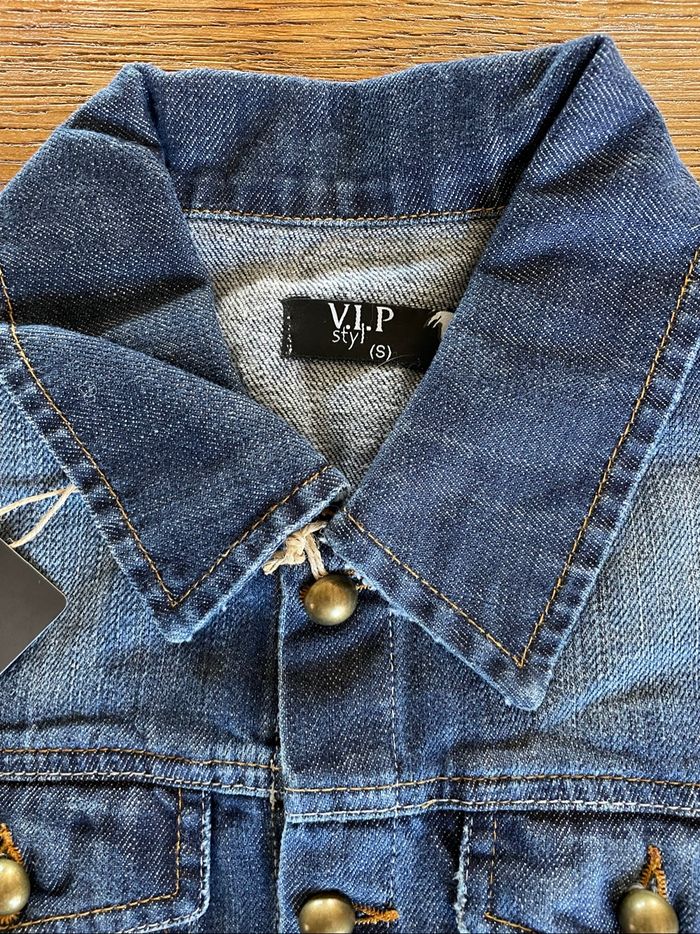 Veste en jean brodé - photo numéro 2