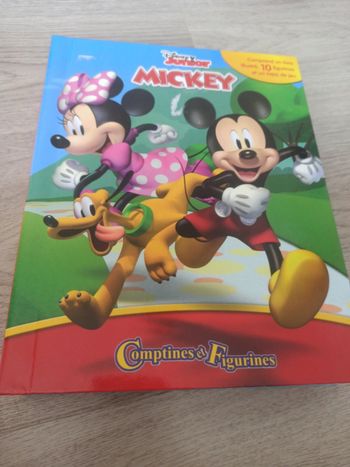Livre comptines et figurines disney junior