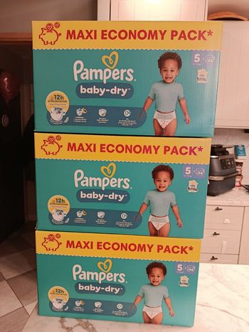 Couches Pampers Baby Dry taille 5 