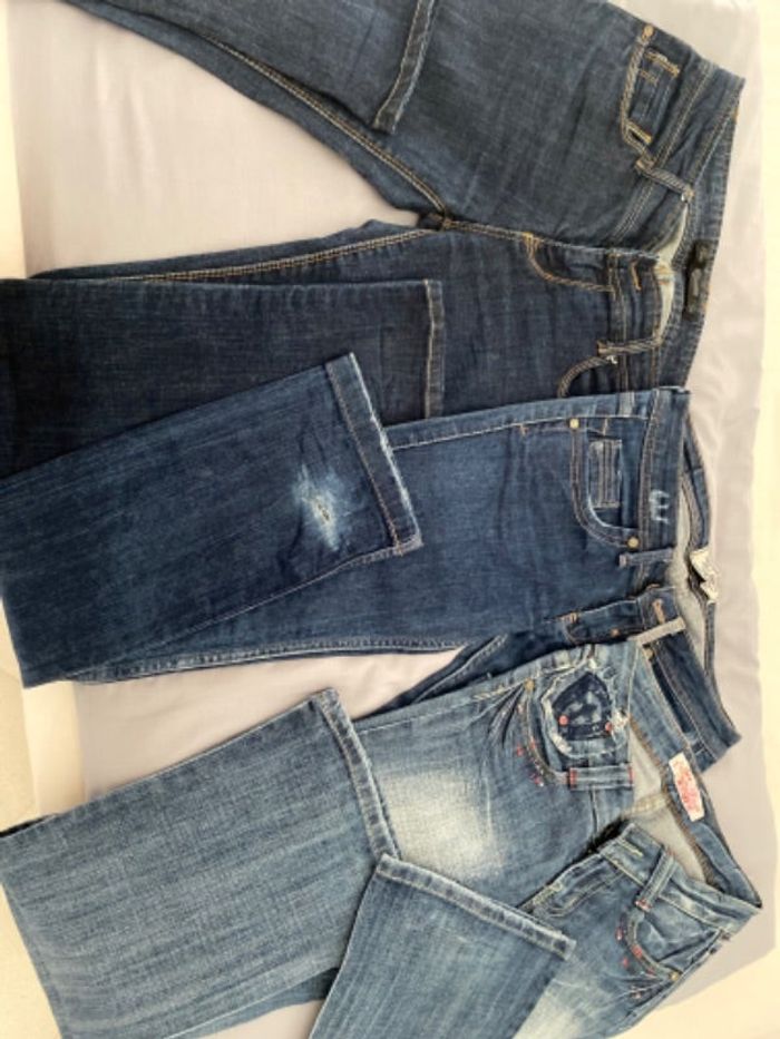 Vend un lot de pantalon jeans pr femme du 36,34de marques différents, Yu&Me, Bershka, Stradivarius.