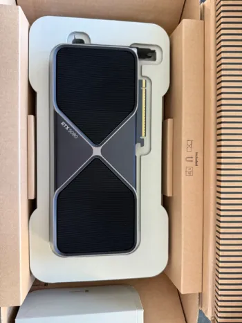 NVIDIA GeForce RTX 5080 Founders Edition