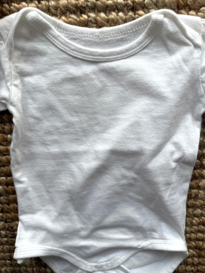 Body 3mois / 60cm - photo numéro 2