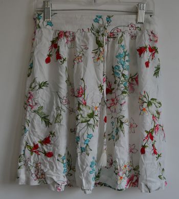 Jupe blanche fleurie Pimkie – Taille S – Style estival fluide