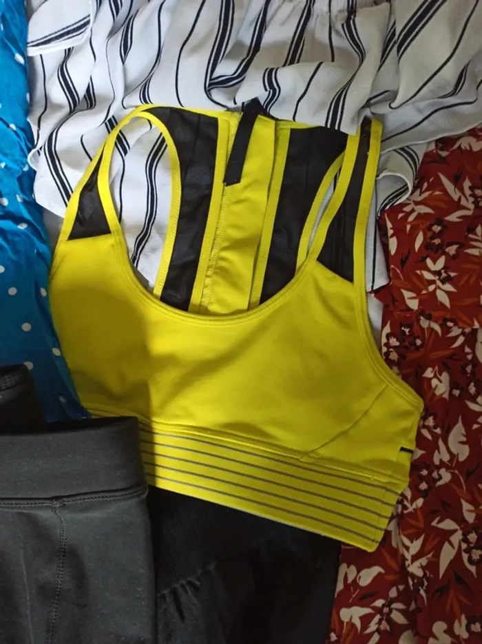 Lot de 17 vêtements fille xs ( lot 7) - photo numéro 8
