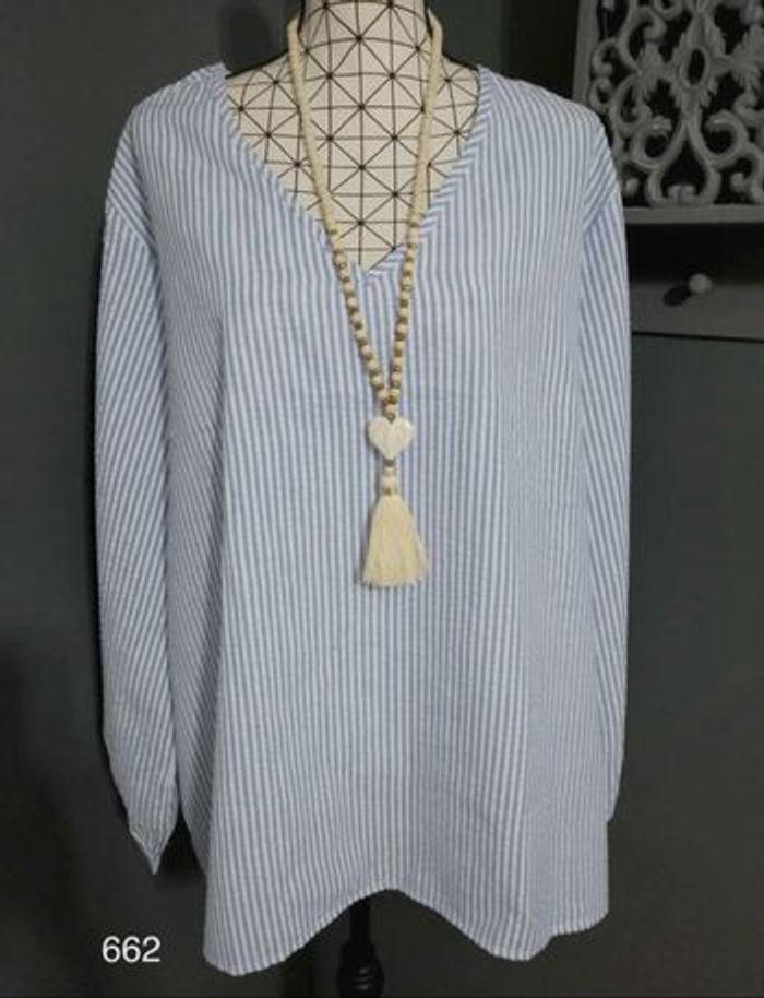 Blouse Rayée Bleu & Blanc Grande Taille 54 – Col V, Manches Longues, Élégante et Polyvalente 🌿