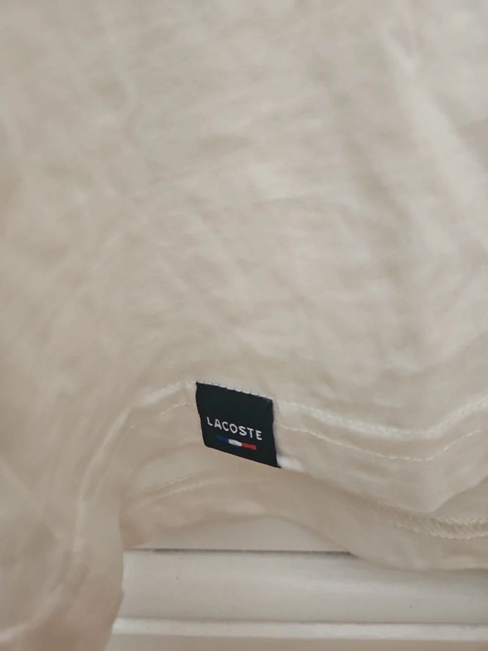 Très beau tee-shirt Lacoste écru - photo numéro 3
