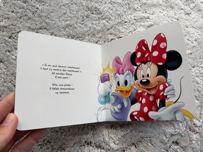 Livre la soirée pyjama de Minnie - photo numéro 4