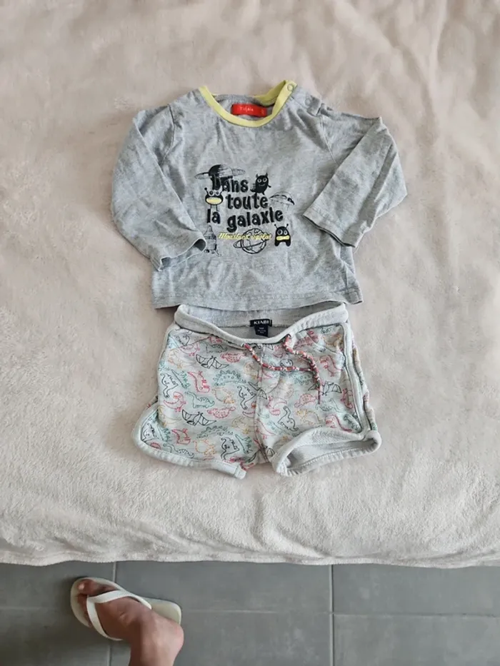 Ensemble short dinosaures Tee-shirt galaxie