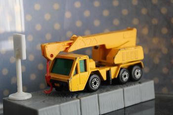 Matchbox crane truck