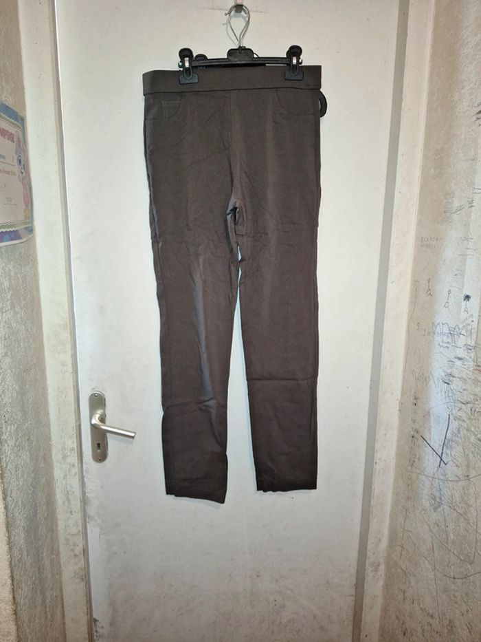 Jogging kaki 40 - photo numéro 2