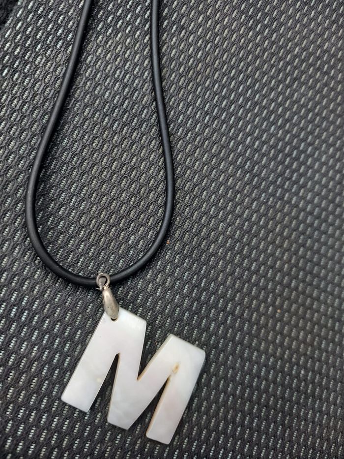 Collier avec lettre M nacré - photo numéro 2