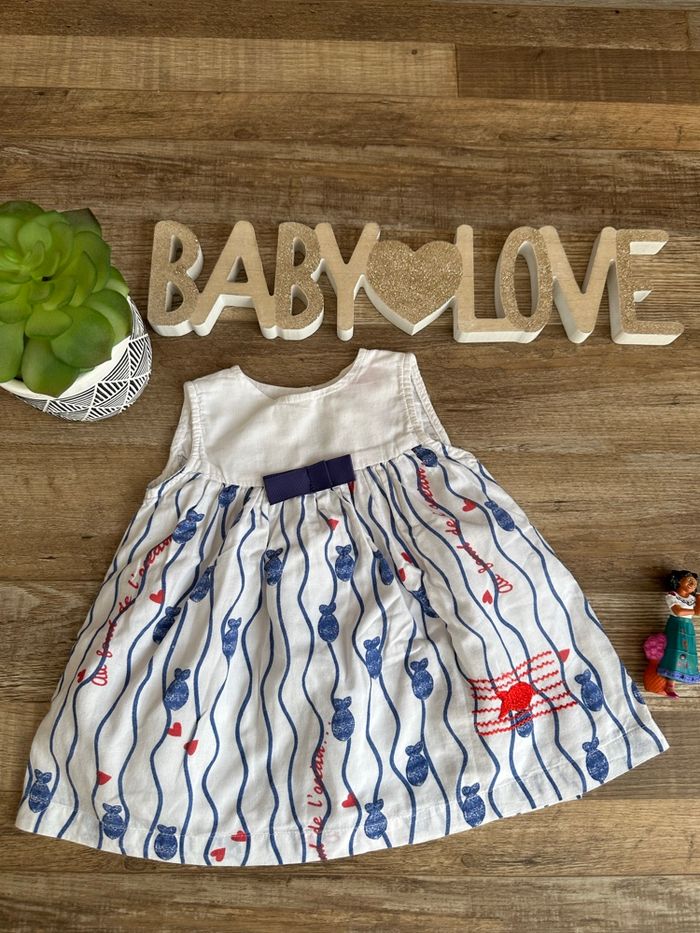 - Robe Tissaia  - 3 mois - Très bon état