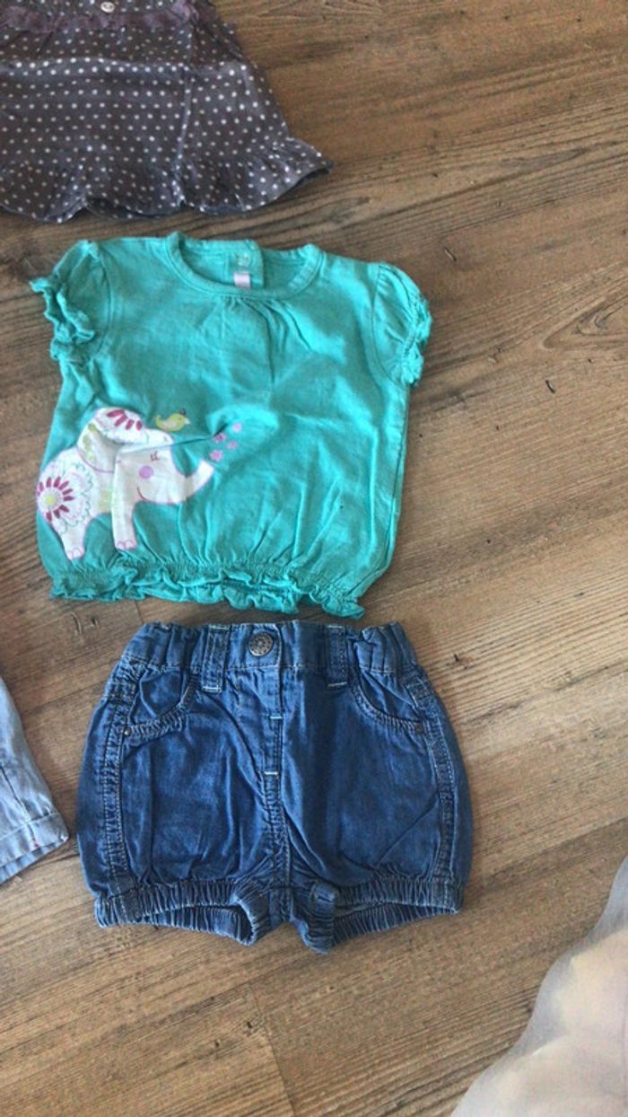 Lot de vêtements tee-shirts short  robe pantalon 3 mois - photo numéro 3