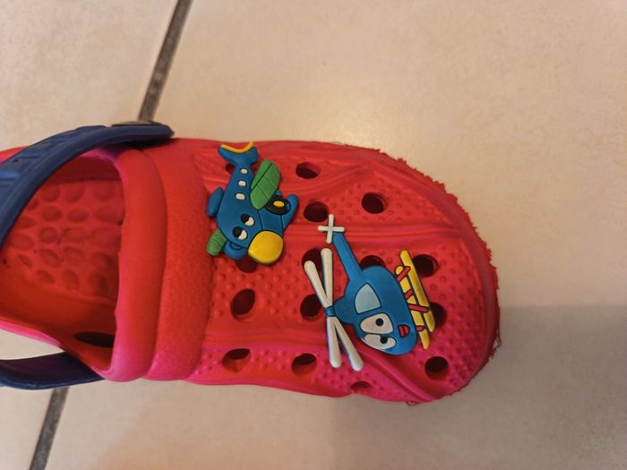Crocs rouge hélicoptères T24 - photo numéro 3