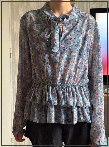 T  shirt  fleurie  taille  S