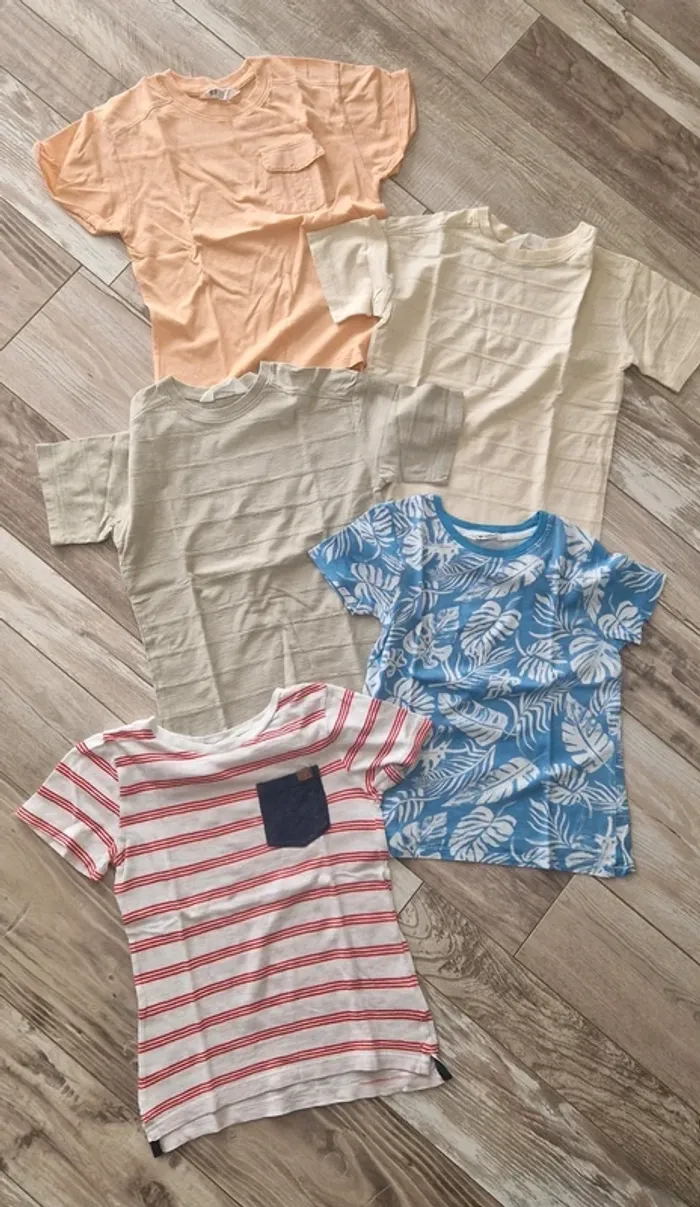 Lot 5 t shirts 6/8 ans