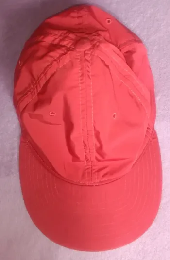 Casquette rouge Lacoste