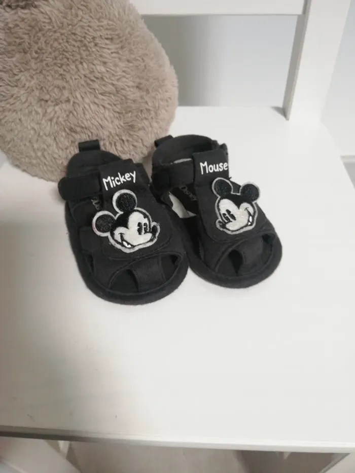 Sandales bebe Disney taille 17/18 - photo numéro 2