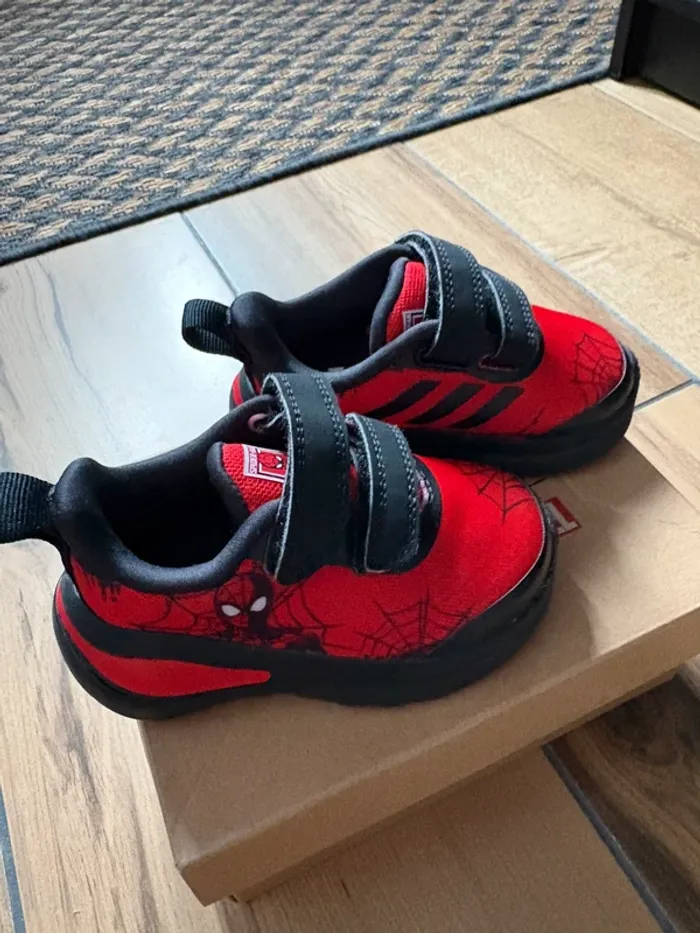 Baskets adidas Spiderman 20 - photo numéro 2