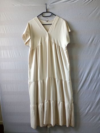 Longue robe couleur crème 