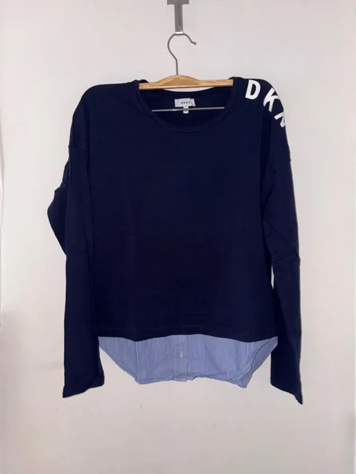 Haut manches longues femme DKNY bleu taille 16 ans ou 38 en très bon état