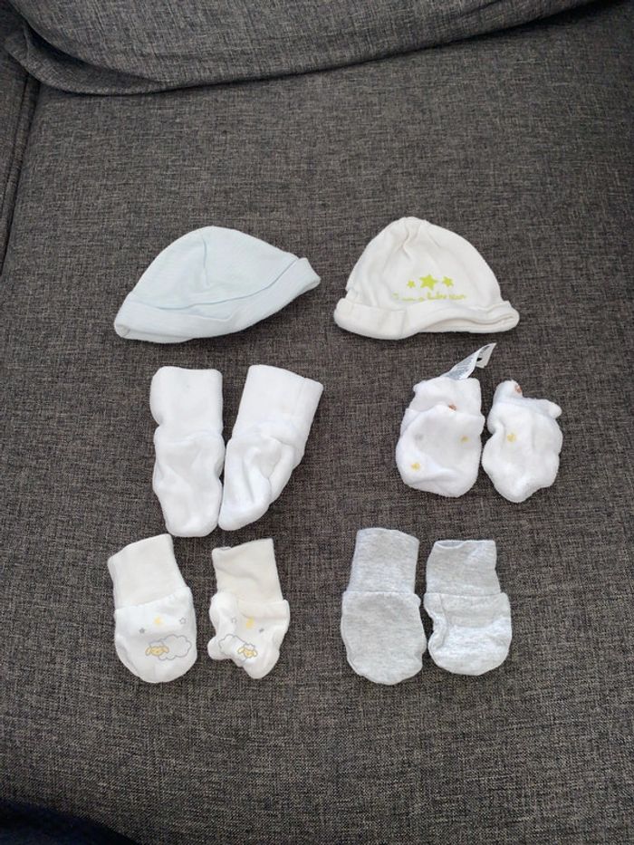 Lots bonnets et moufles