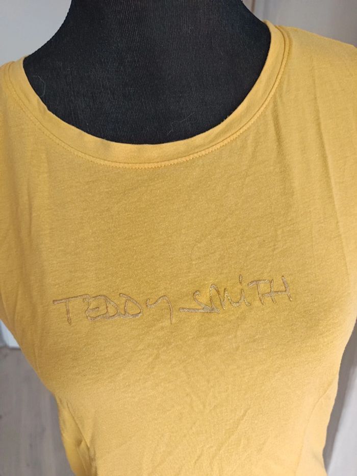 Tee-shirt jaune - photo numéro 2