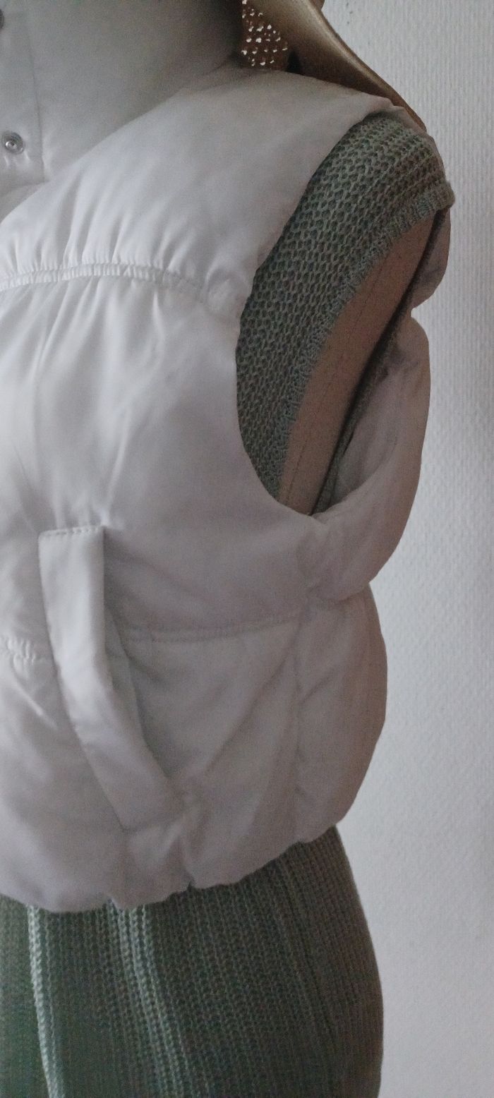 Très jolie doudoune sans manches femme T XS - photo numéro 4