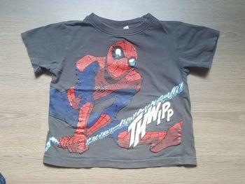 T-shirt manches courtes taille 4 ans