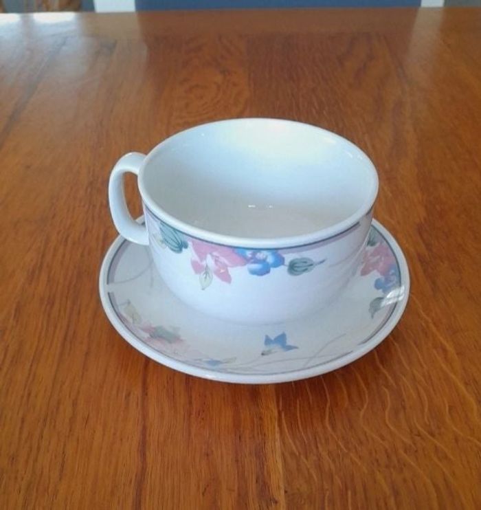 Tasse et sous tasse