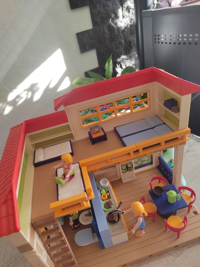 Maison de campagne playmobil et ses accessoires en très bon état - photo numéro 9