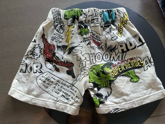 2 shorts 3 ans - photo numéro 5