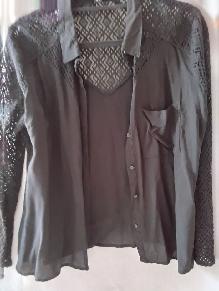 Chemise en dentelle