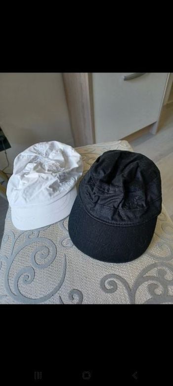 Lot de deux casquettes