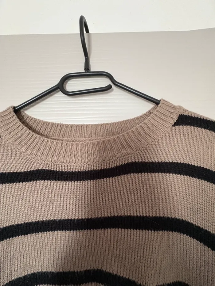 Pull marron à rayures noires – Taille M - photo numéro 2