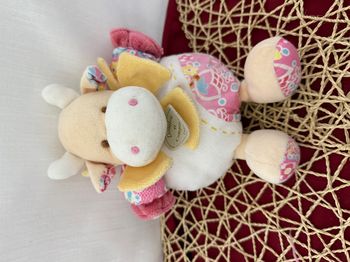 Doudou boule vache DOUDOU ET COMPAGNIE Les Z'amigolos Pistache fleurs rose