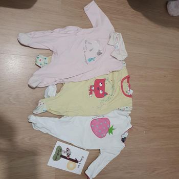 Lot de 3 pyjamas 1 mois mi saison