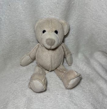 🧸 Ours en peluche "effet couture" – 16 cm