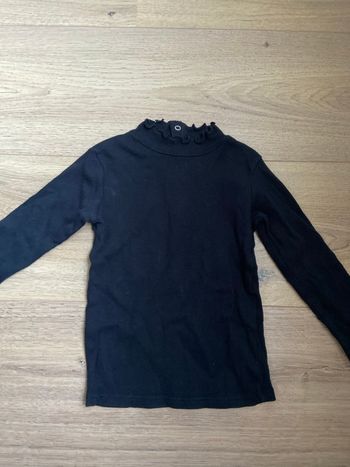 Haut manche longue avec petit col