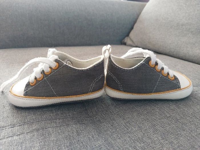 Chaussure bébé - photo numéro 3