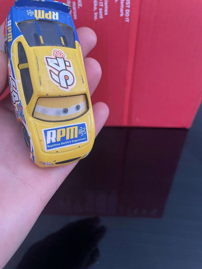 Voiture Cars Piston Coupe Cup Double Yeux Disney Pixar - photo numéro 4