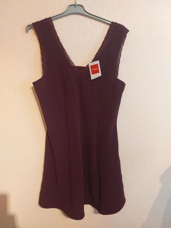 Robe bordeaux violet