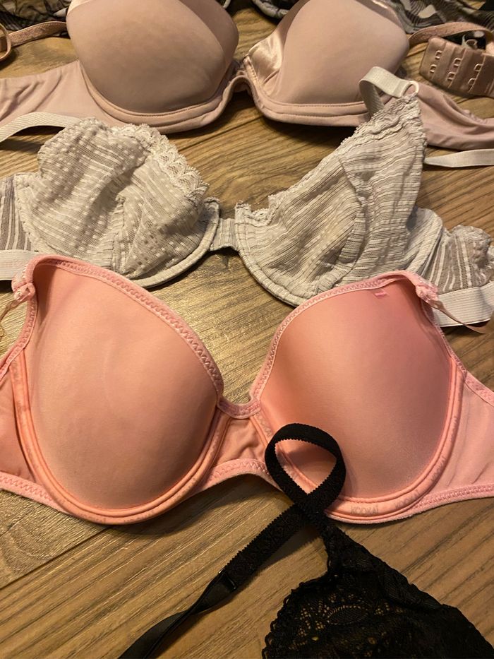 Lot 8 soutien gorge T85B - photo numéro 9